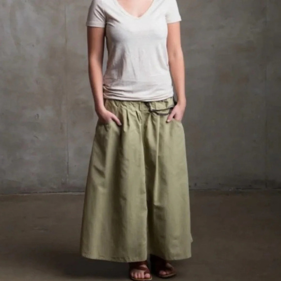 EUC Macabi Long Hiking Trekking Skirt XXL (Sold Out) in Bark (dark khaki) Travel - Picture 1 of 10